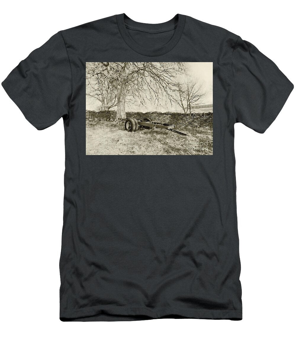 1 Abandoned Farm Trailer in a Scottish Field Jules Walters T-Shirt