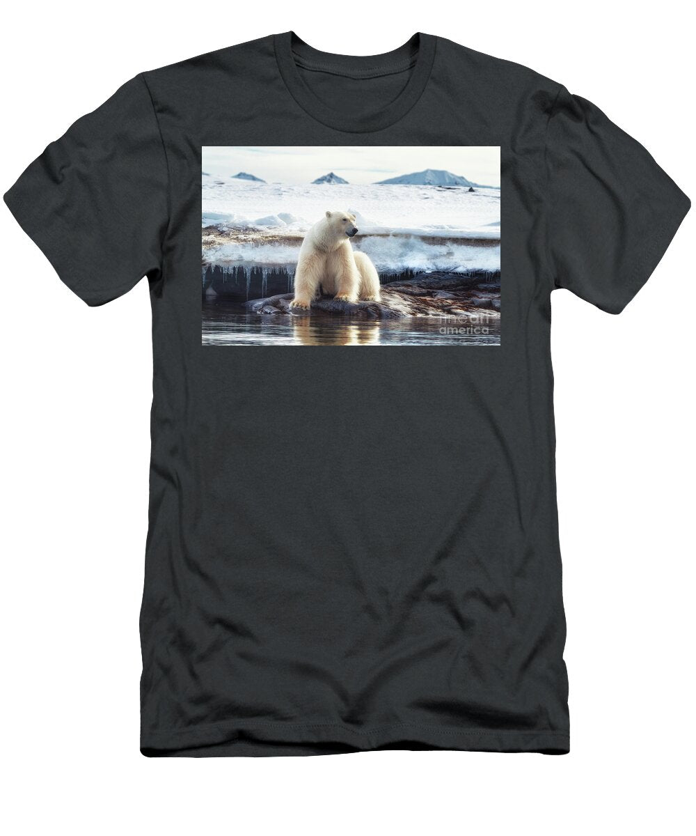 1 Adult Male Polar Bear At the Ice Edge in Svalbard Jane Rix T-Shirt