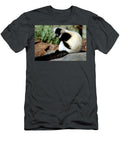 1 Black and White Ruffed Lemur Millard H Sharp T-Shirt