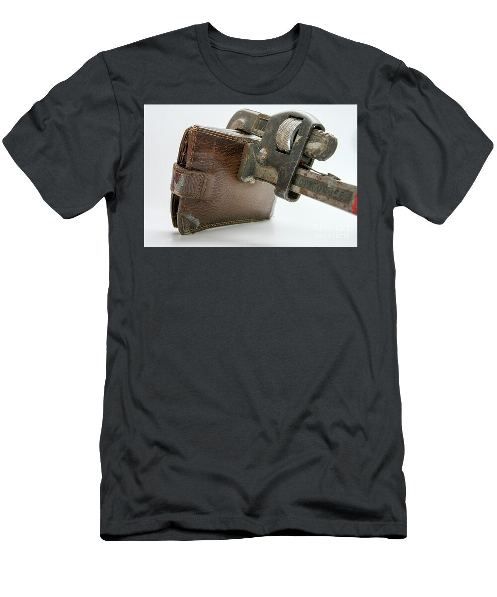 1 Clamped Mans Wallet Yedidya Yos Mizrachi T-Shirt
