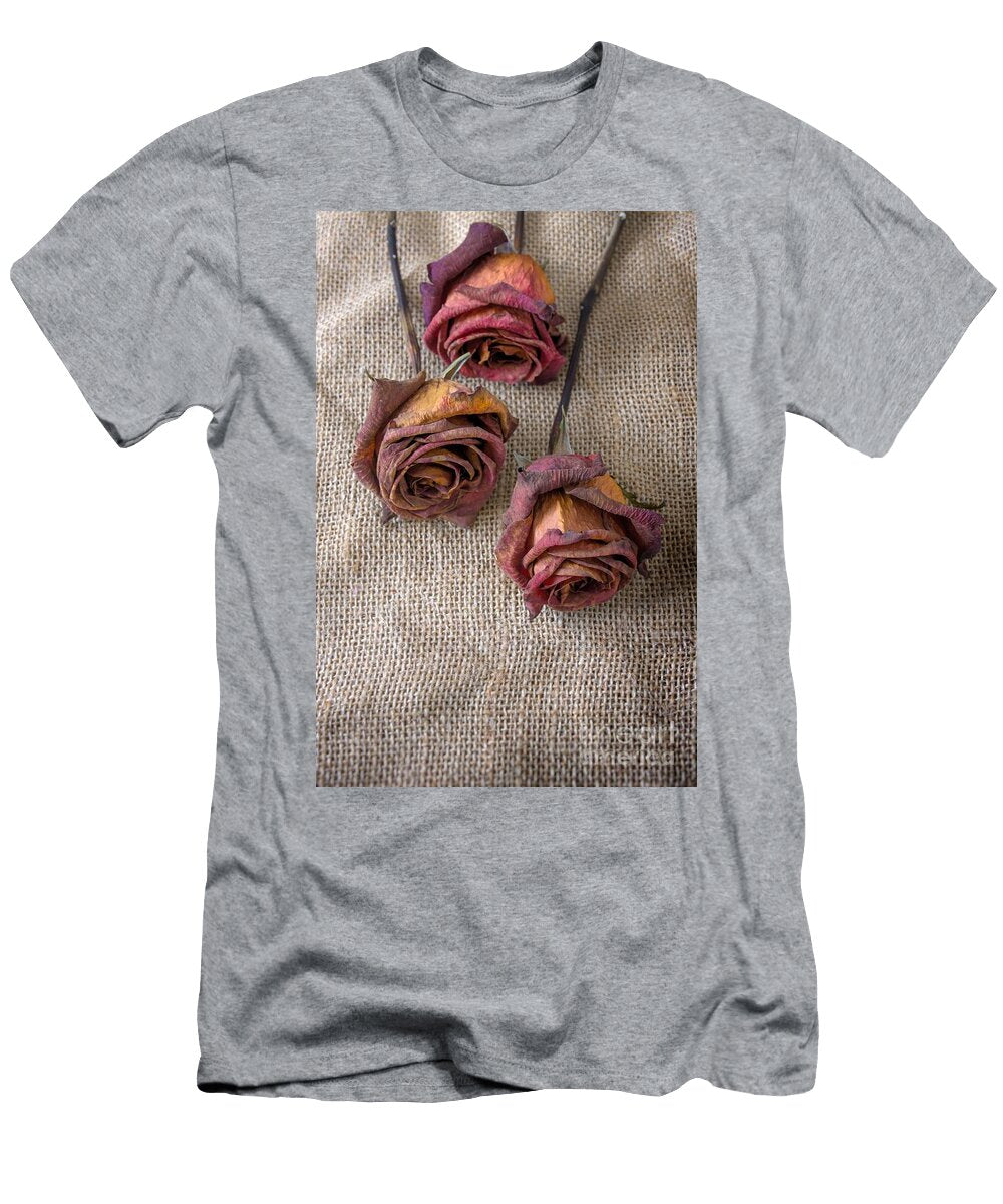 1 Dead Roses Carlos Caetano T-Shirt