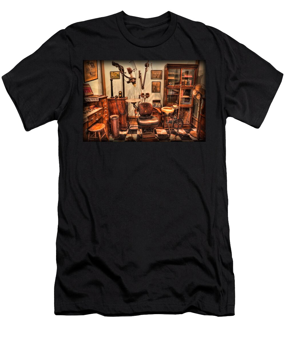 1 Dentist the Office of Edward Angle Lee Dos Santos T-Shirt