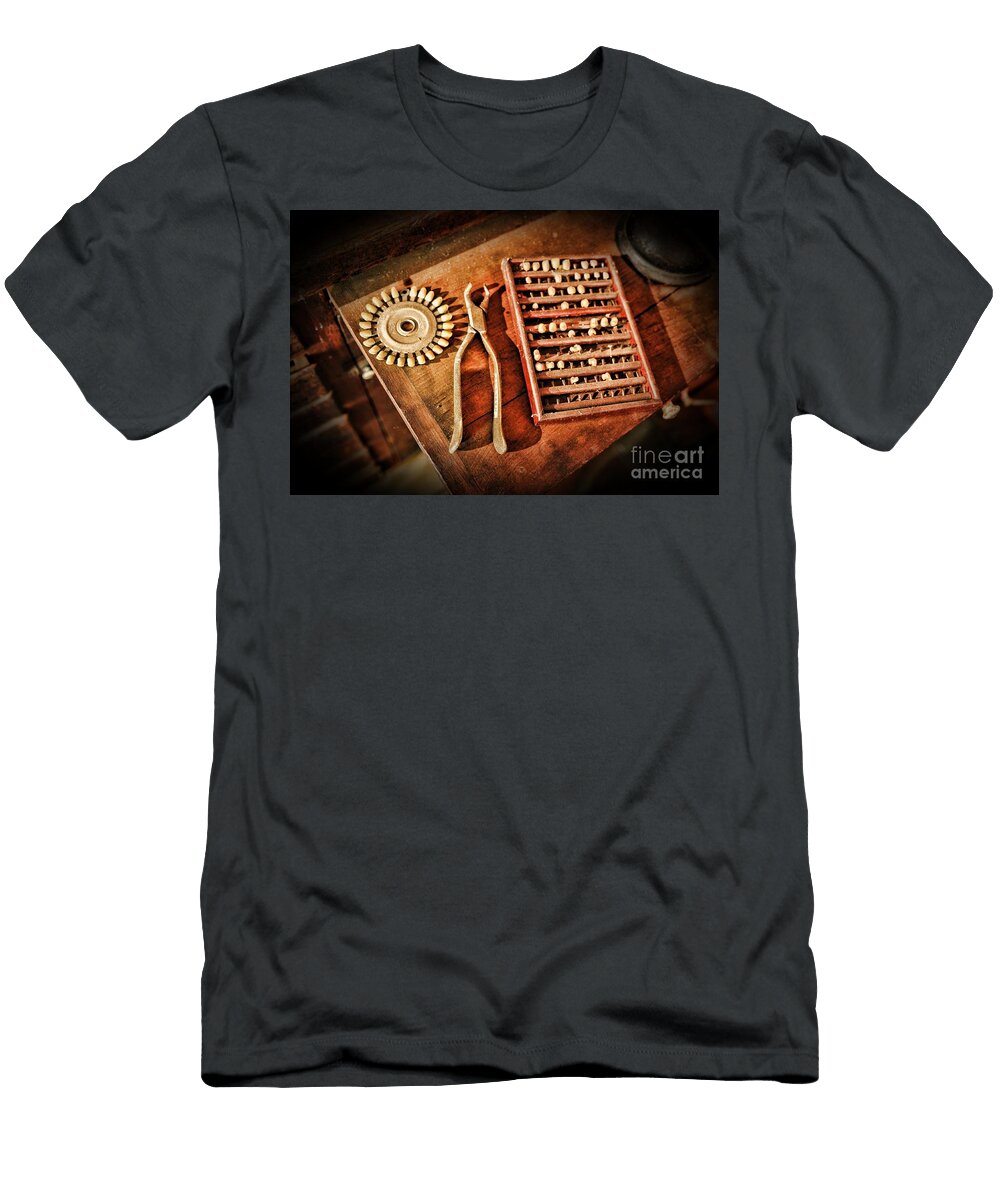 1 Dentist Tooth Extraction Paul Ward T-Shirt