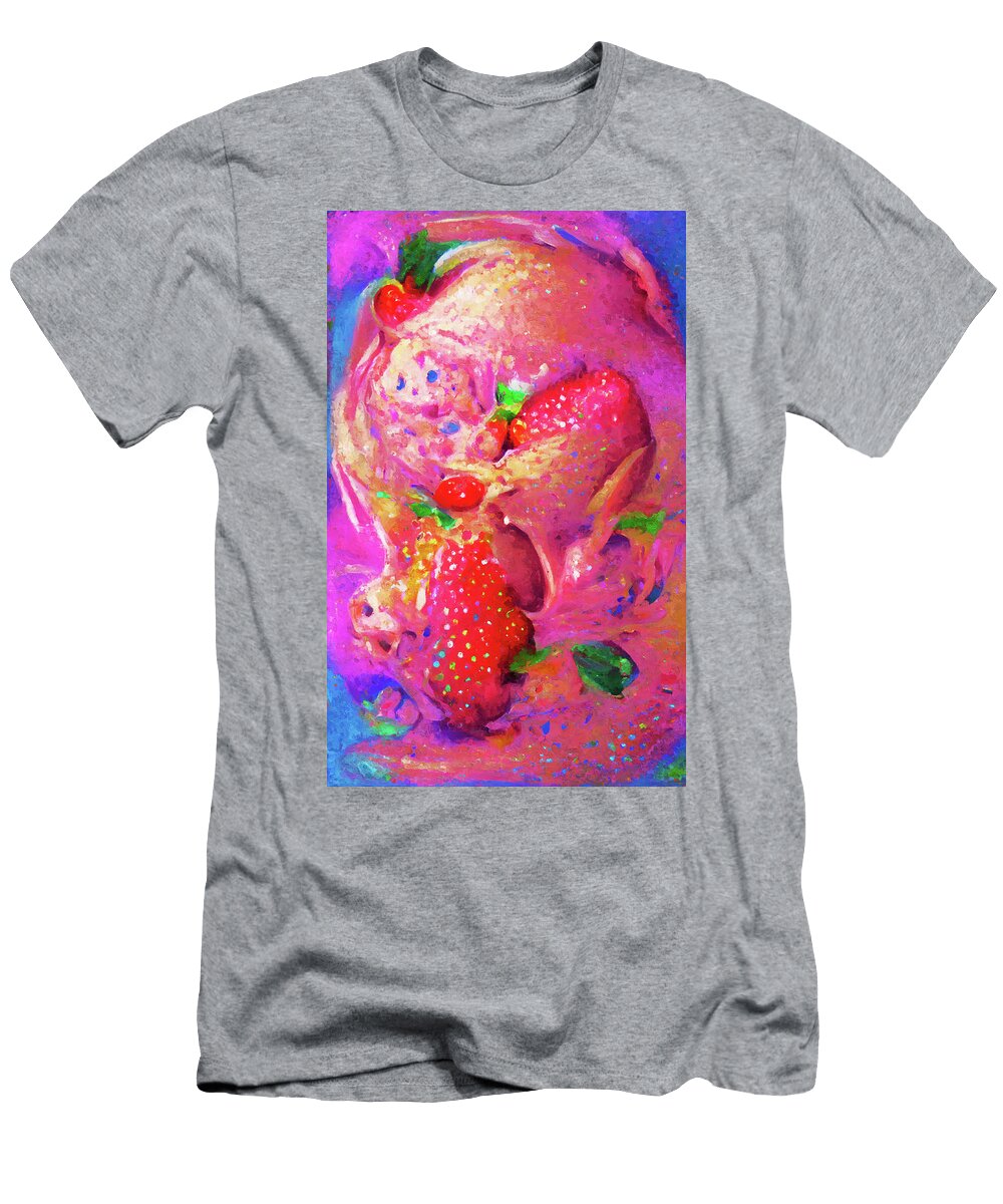 1 Painted Strawberry Ice Cream in Pink and Red Color Melting Ice Art Momente T-Shirt