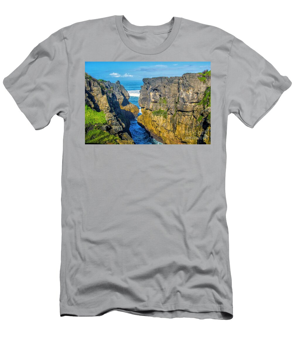 1 Punakaiki Pancake Rocks Roberta Bragan T-Shirt
