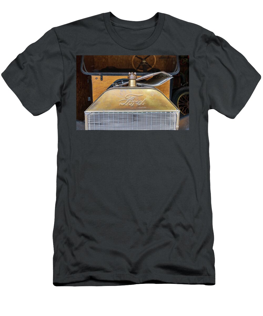 1 Radiator and Front of Historic Ford Model T Car or Truck Steven Heap T-Shirt