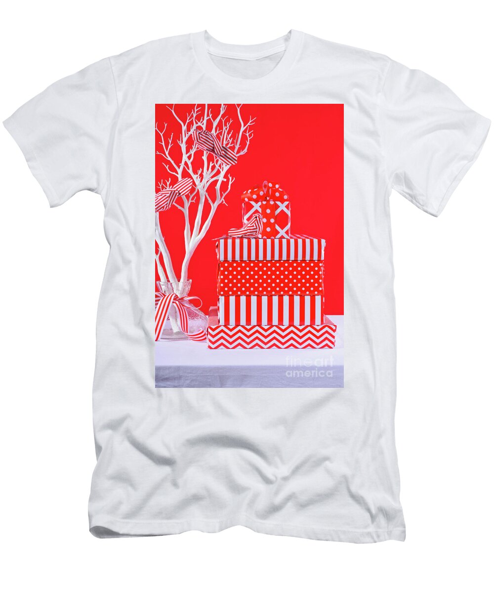 1 Red and White Christmas Gifts Milleflore Images T-Shirt