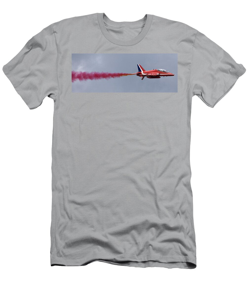 1 the Red Arrows At Farnborough International Airshow Ian Middleton T-Shirt