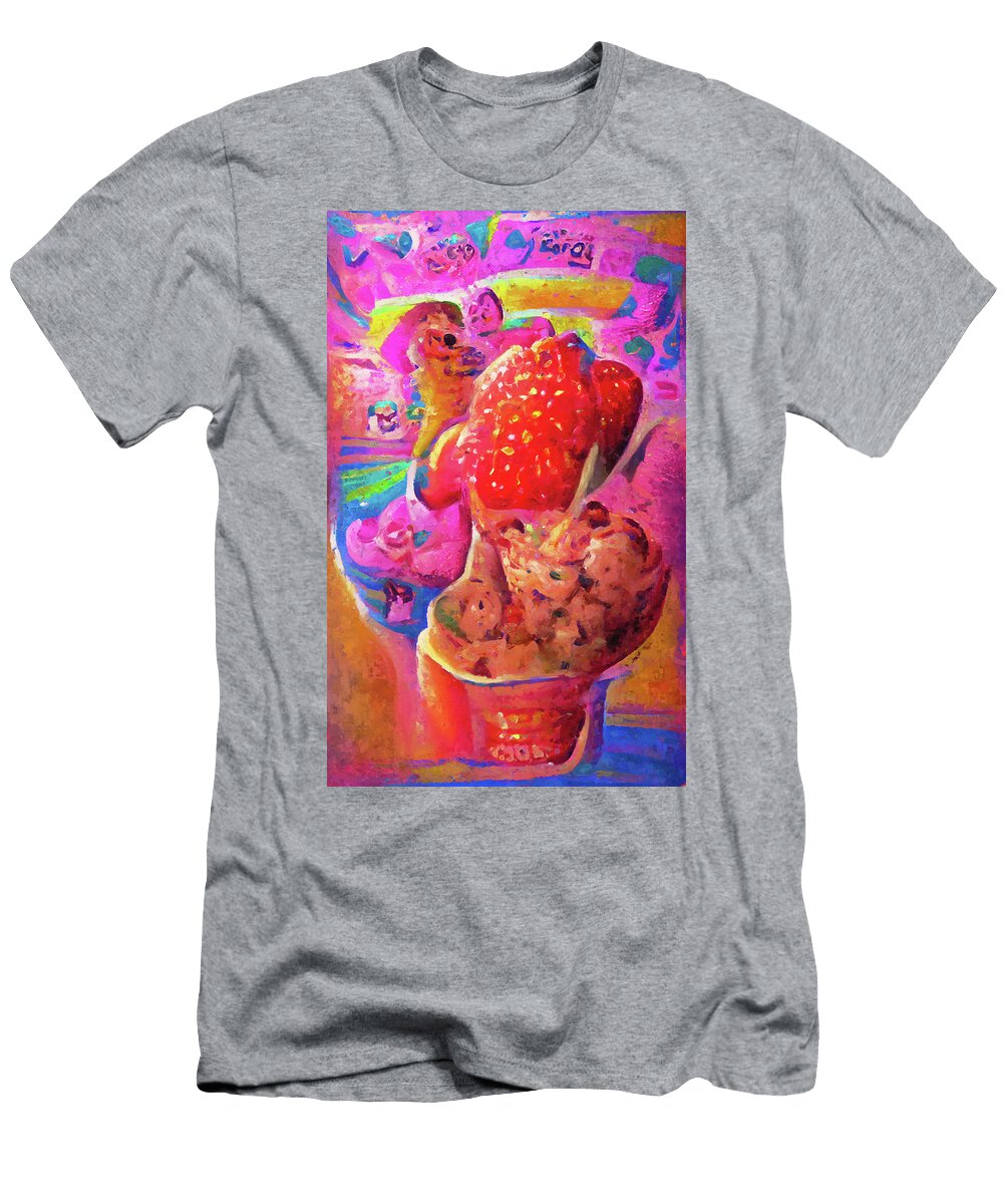 10 Painted Strawberry Ice Cream in Pink and Red Color Melting Ice Art Momente T-Shirt