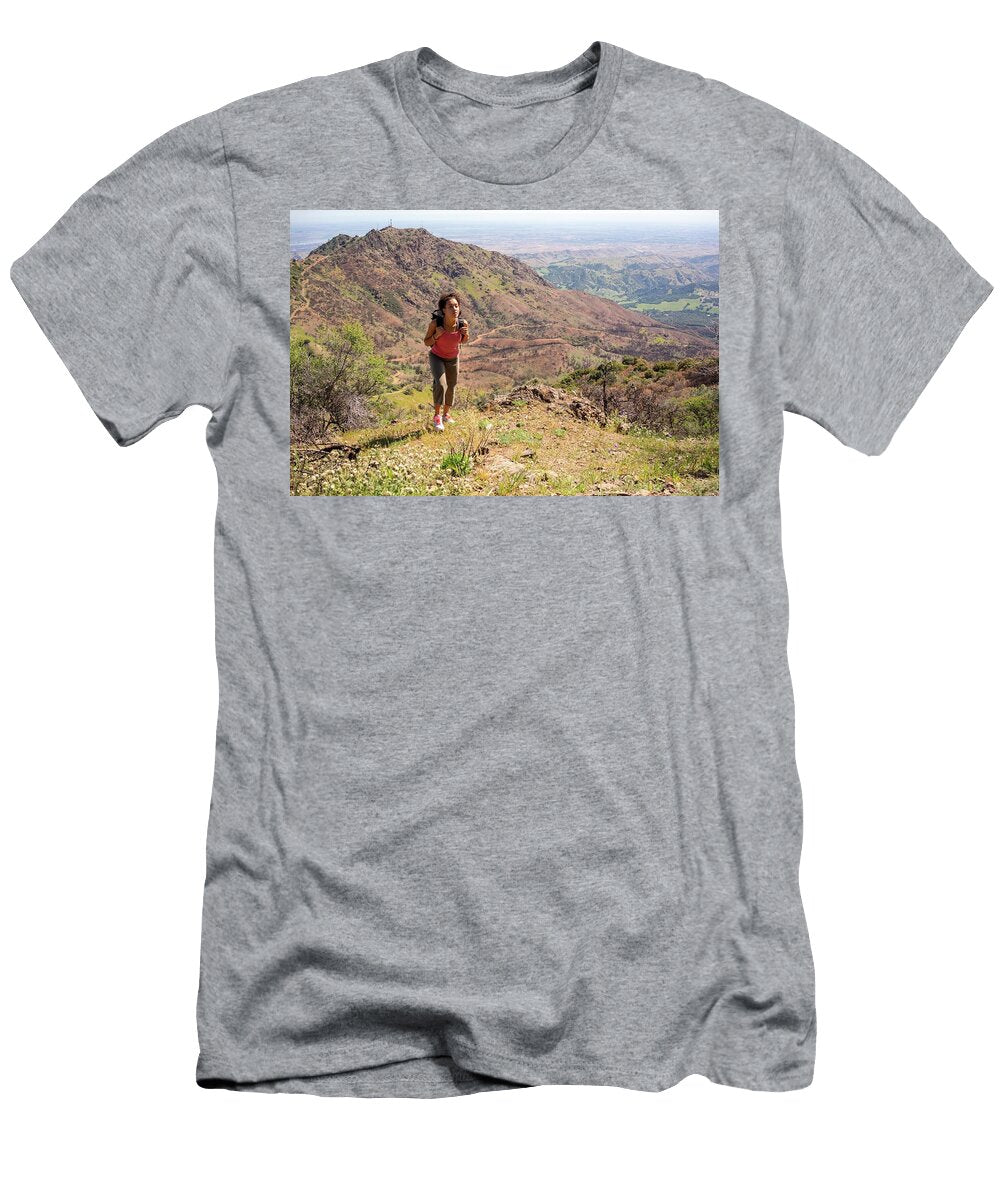 16 Woman Hiking Up Mt Dialbo Terry Schmidbauer T-Shirt