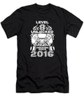 19 8 Year Old Gamer Gaming 8th Birthday Level 8 Unlocked Crazy Squirrel T-Shirt