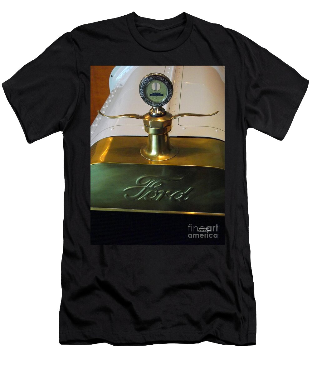 1912 Ford Model T Sportster Jennifer Lavigne T-Shirt