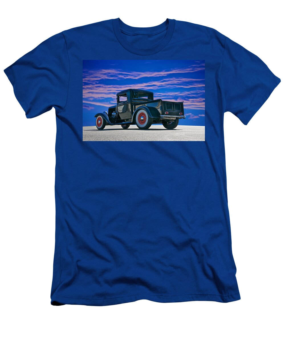 1932 Ford Pick Up V Dave Koontz T-Shirt