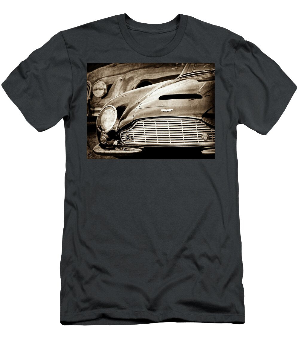 1965 Aston Martin Db6 Short Chassis Volante Grille 0970s2 Jill Reger T-Shirt