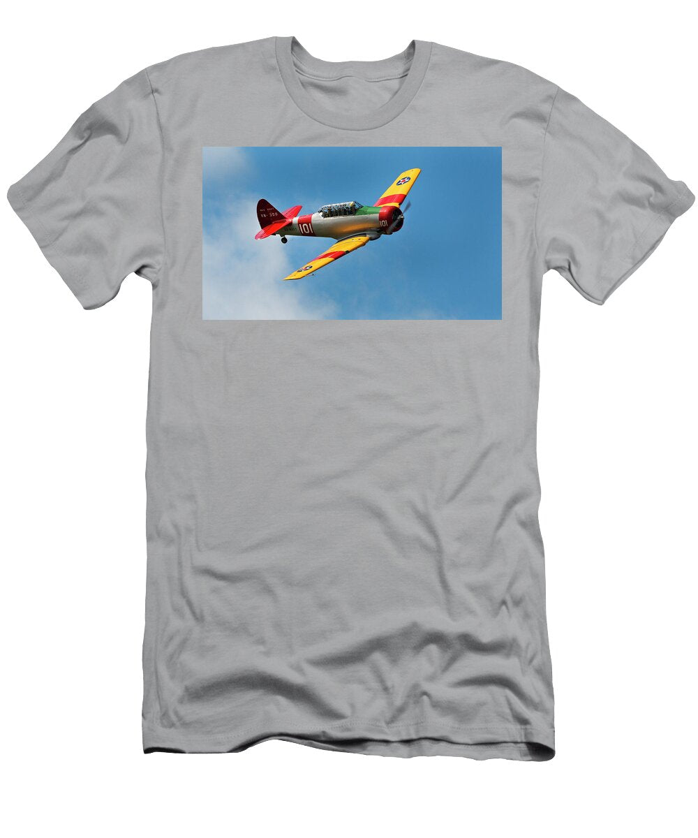 2 North American Snj 4 a Navy Trainer From World War Ii Flying in Bruce Beck T-Shirt