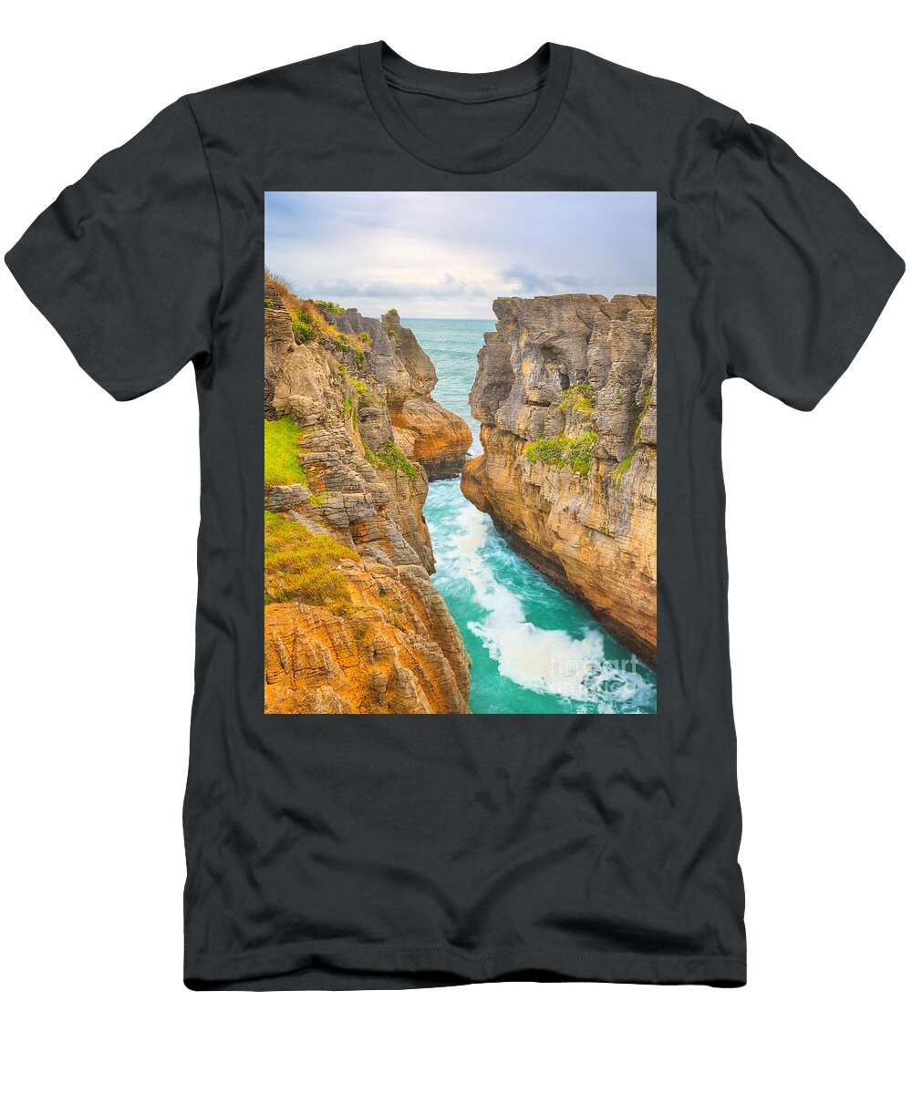 3 Pancake Rocks Mothaibaphoto Prints T-Shirt
