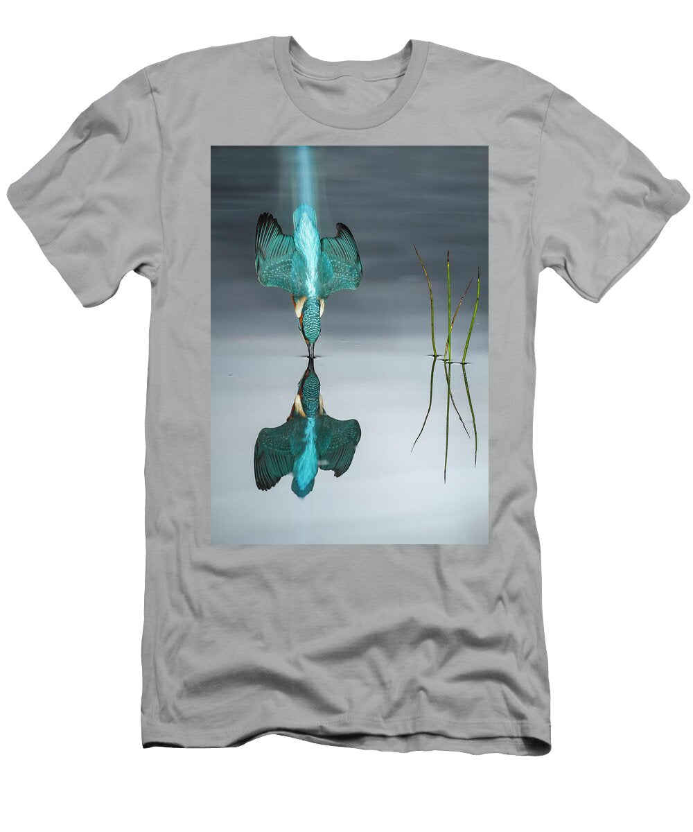 8 Common Kingfisher Diving Mario Cea T-Shirt