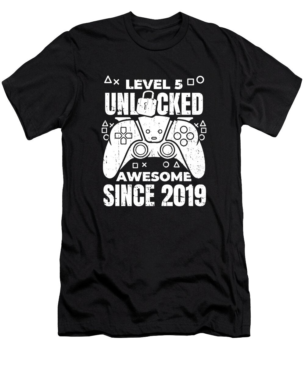 9 5 Year Old Gamer Gaming 5th Birthday Level 5 Unlocked Crazy Squirrel T-Shirt