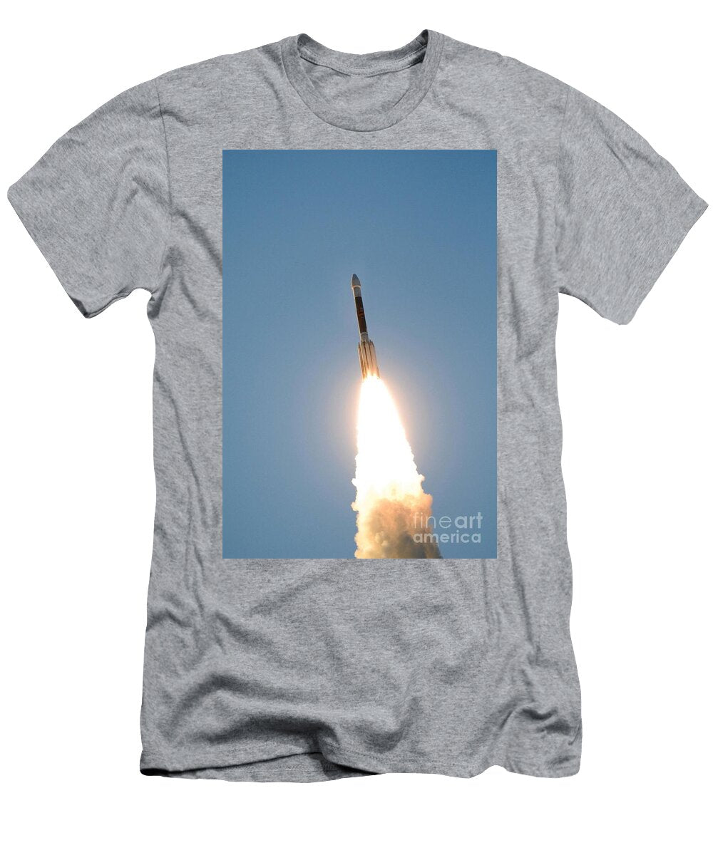 9 the Dawn Spacecraft Nasascience Source T-Shirt