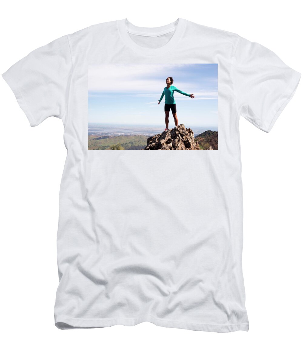 9 Woman Hiking Up Mt Dialbo Terry Schmidbauer T-Shirt