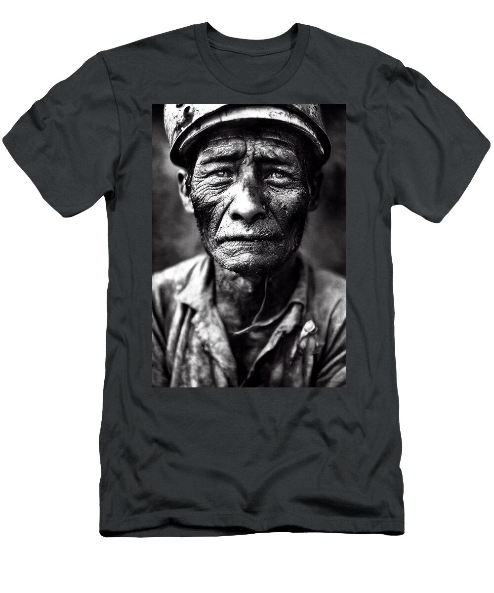 A Coal Mine Worker with Exhausted Expression Photographe 1447c1f6 64a1 45f4 4676 641c6c8 Celestial Images T-Shirt