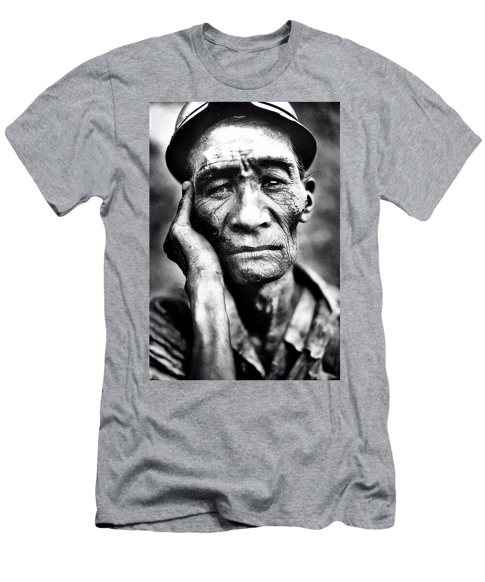 A Coal Mine Worker with Exhausted Expression Photographe 261cd85e D6d4 41bd 4c7c 5a2454b Celestial Images T-Shirt