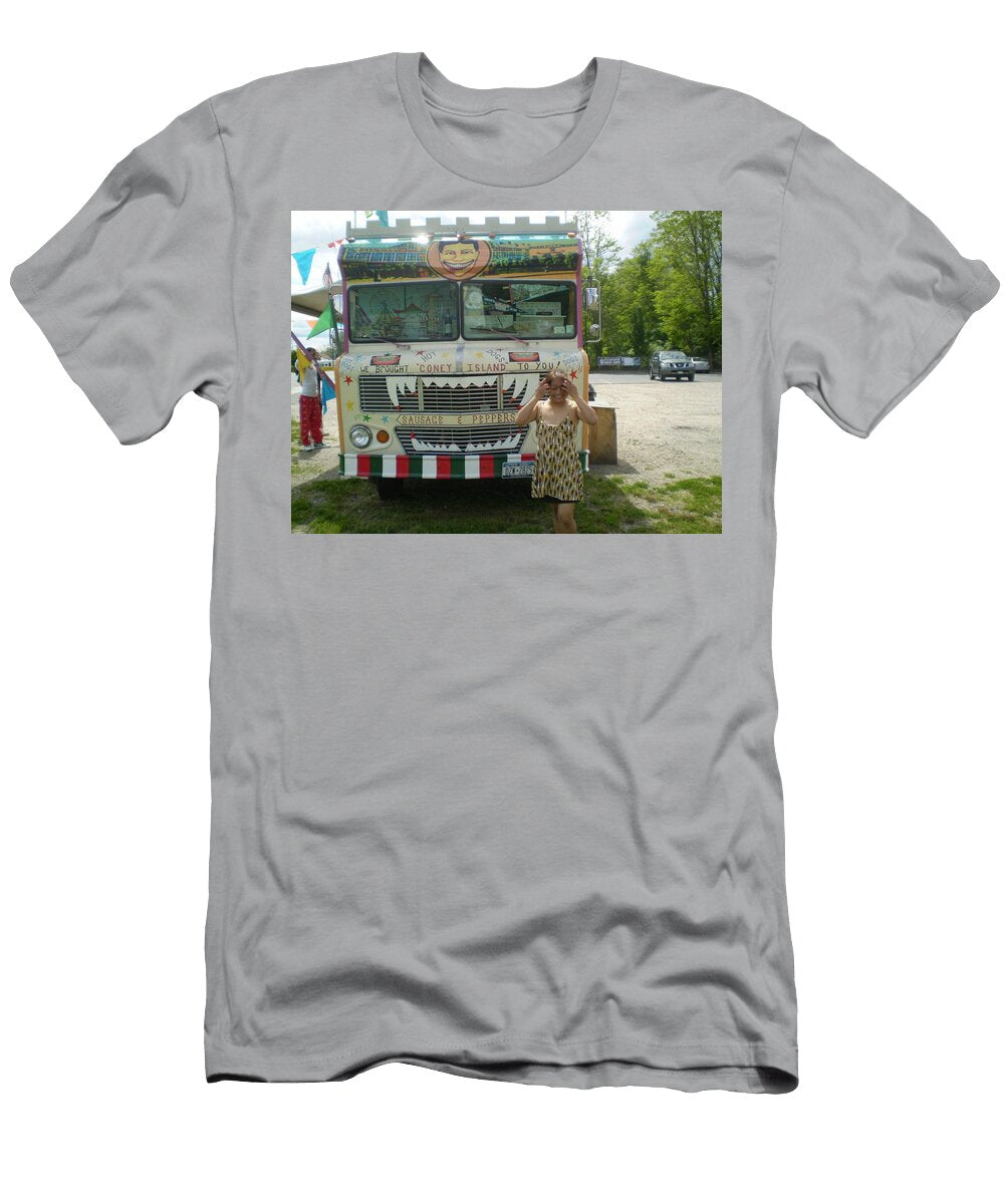 A Vintage Food Truck Long Island Carmela Maglasang T-Shirt