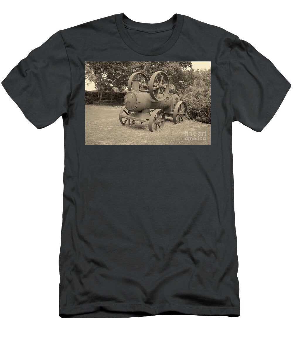 An Old Traction Engine in a Landscape Scene Kevin Richardson T-Shirt