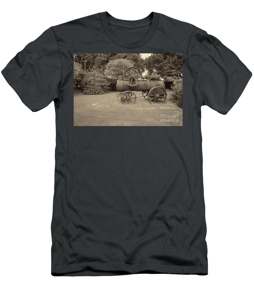 An Old Traction Engine Kevin Richardson T-Shirt