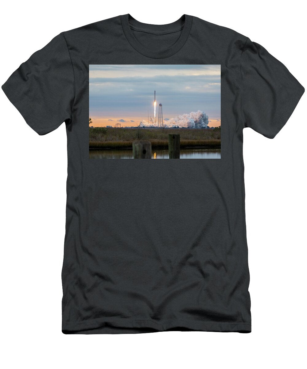 Antares Launch From Wallops Island M C Hood T-Shirt