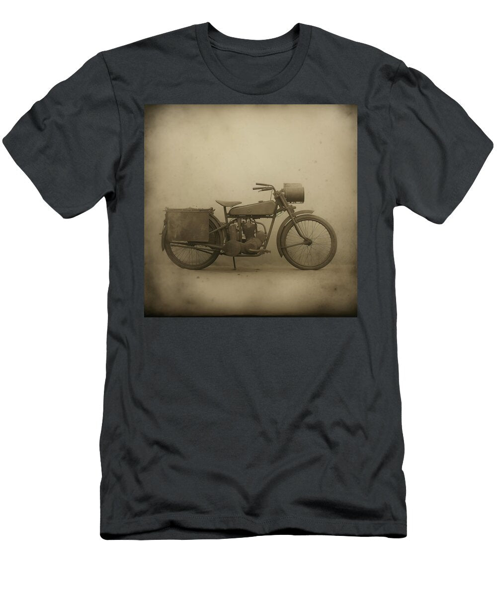 Antique Motorcycle in Profile 01 Yopedro T-Shirt