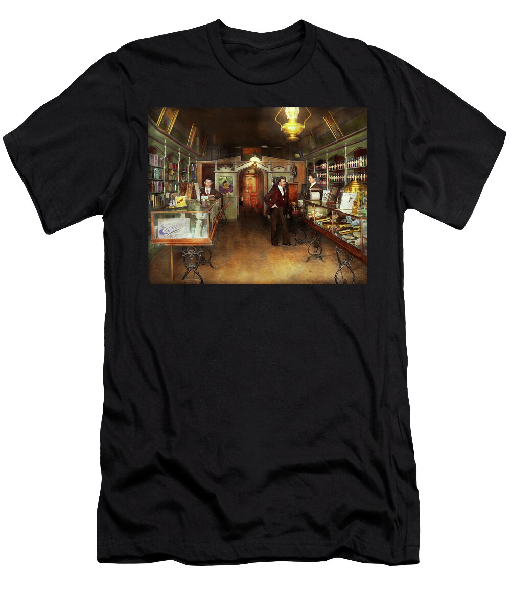 Apothecary Spell Books and Potions 1913 Mike Savad T-Shirt