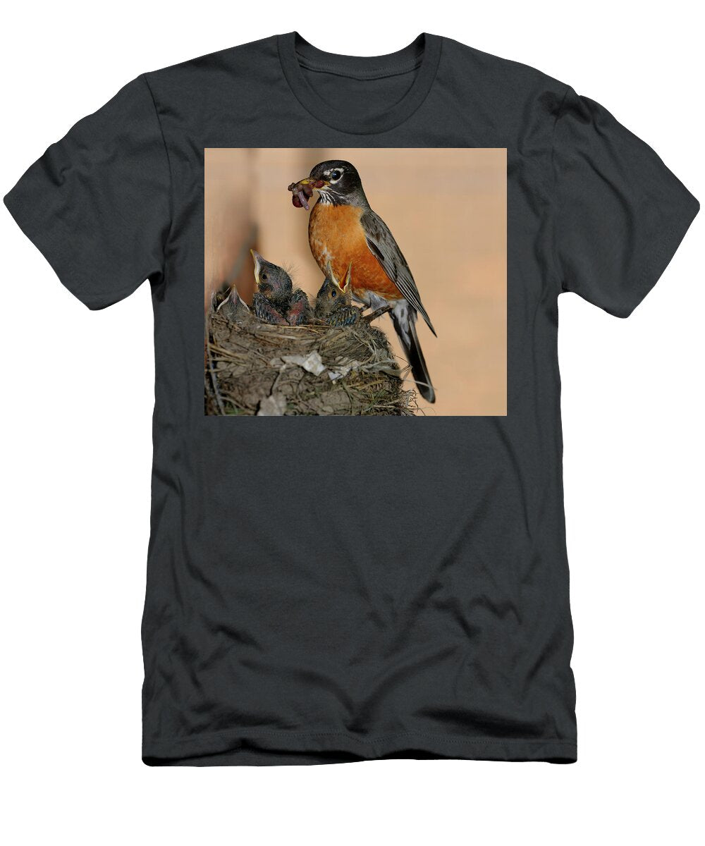 Blinking Mother Robin with Beak Full of Worms for Three Young Ch Reimar Gaertner T-Shirt