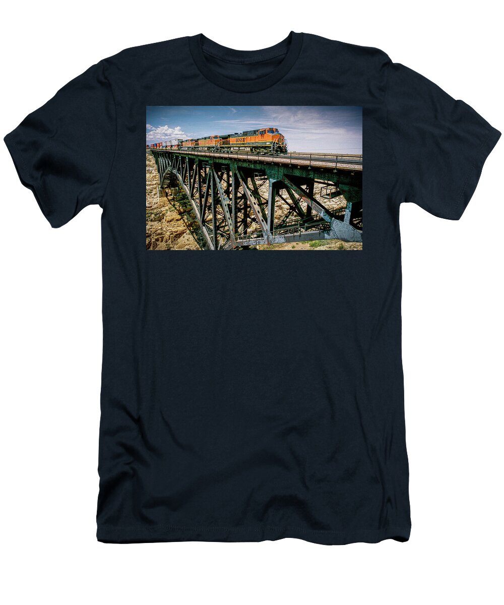 Bnsf 976 Leads a Intermodal Across the Bridge At Diablo Canyon Arizona Jim Pearson T-Shirt