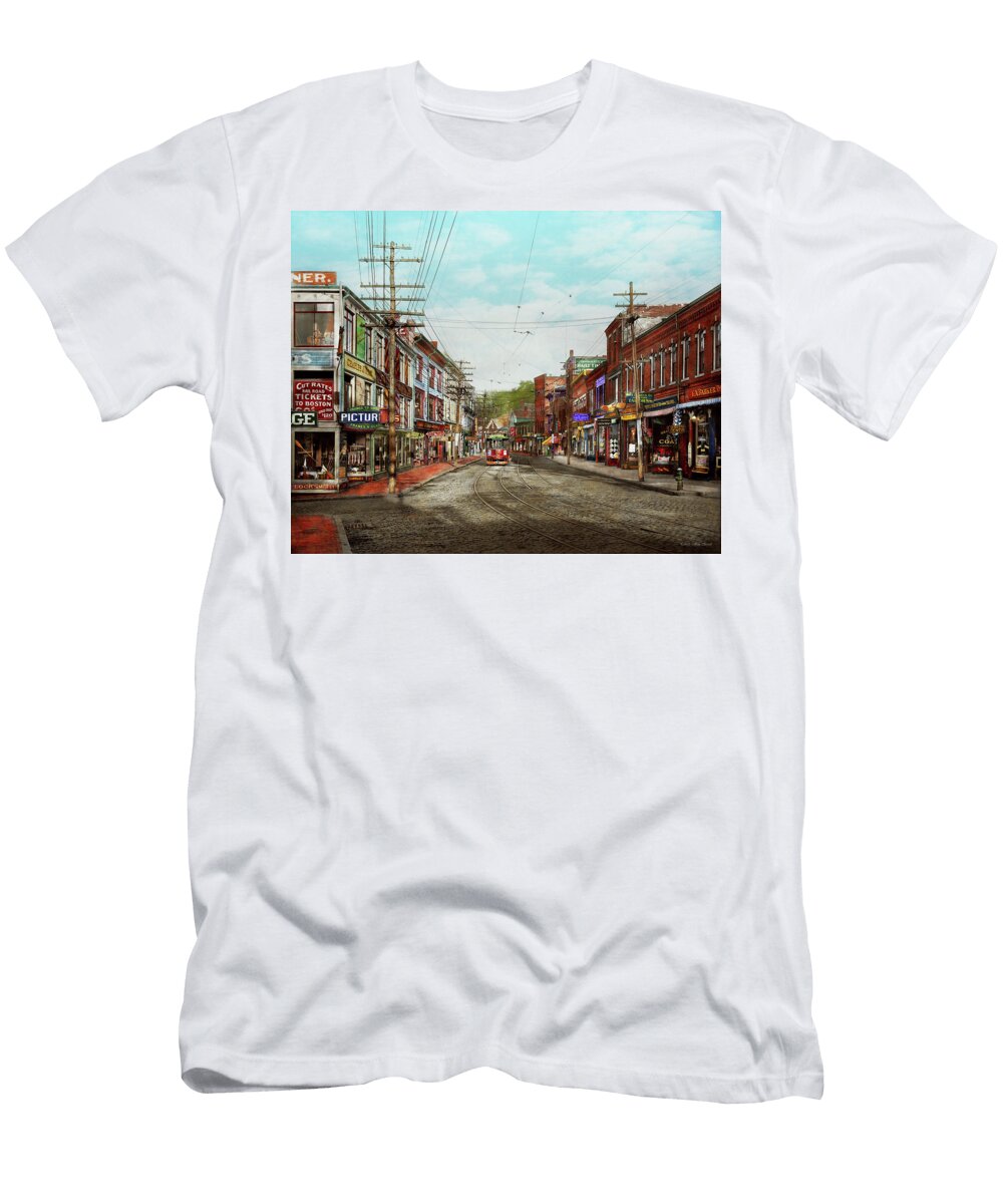 City Ma Glouster a Little Bit of Everything 1910 Mike Savad T-Shirt