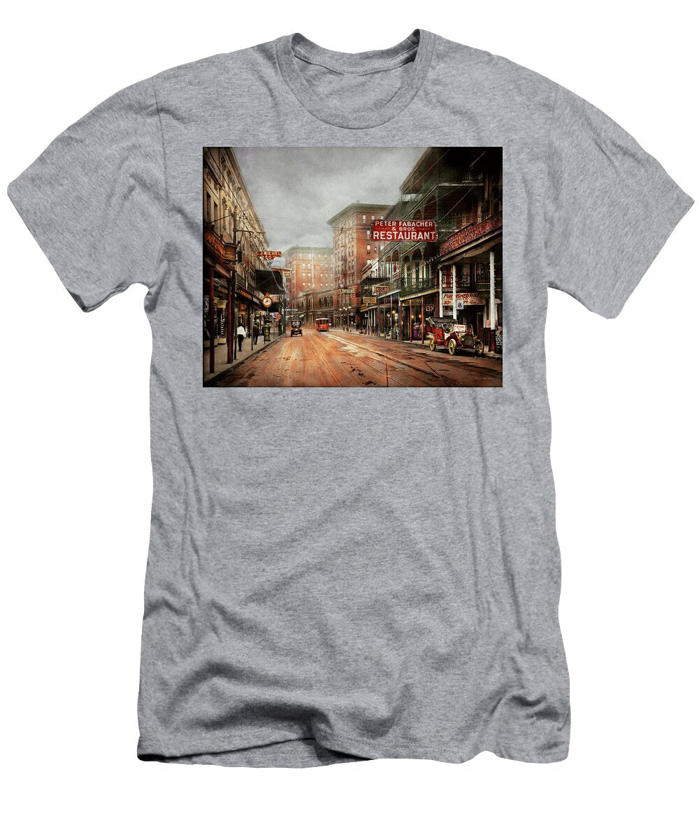 City New Orleans a Look At St Charles Ave 1910 Mike Savad T-Shirt