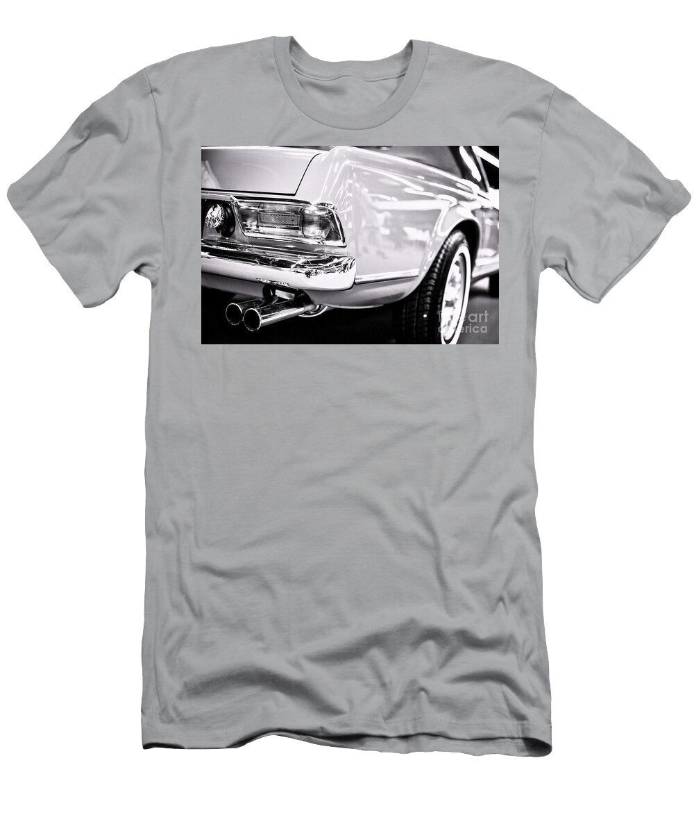 Classic Car Chrome Tail Light and Dual Exhaust Black and White Dmr Filho T-Shirt