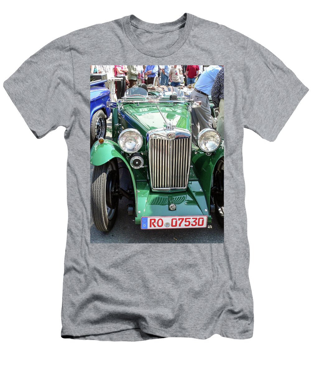 Close Up of Radiator on Green Mg Tc Kevin Hellon T-Shirt