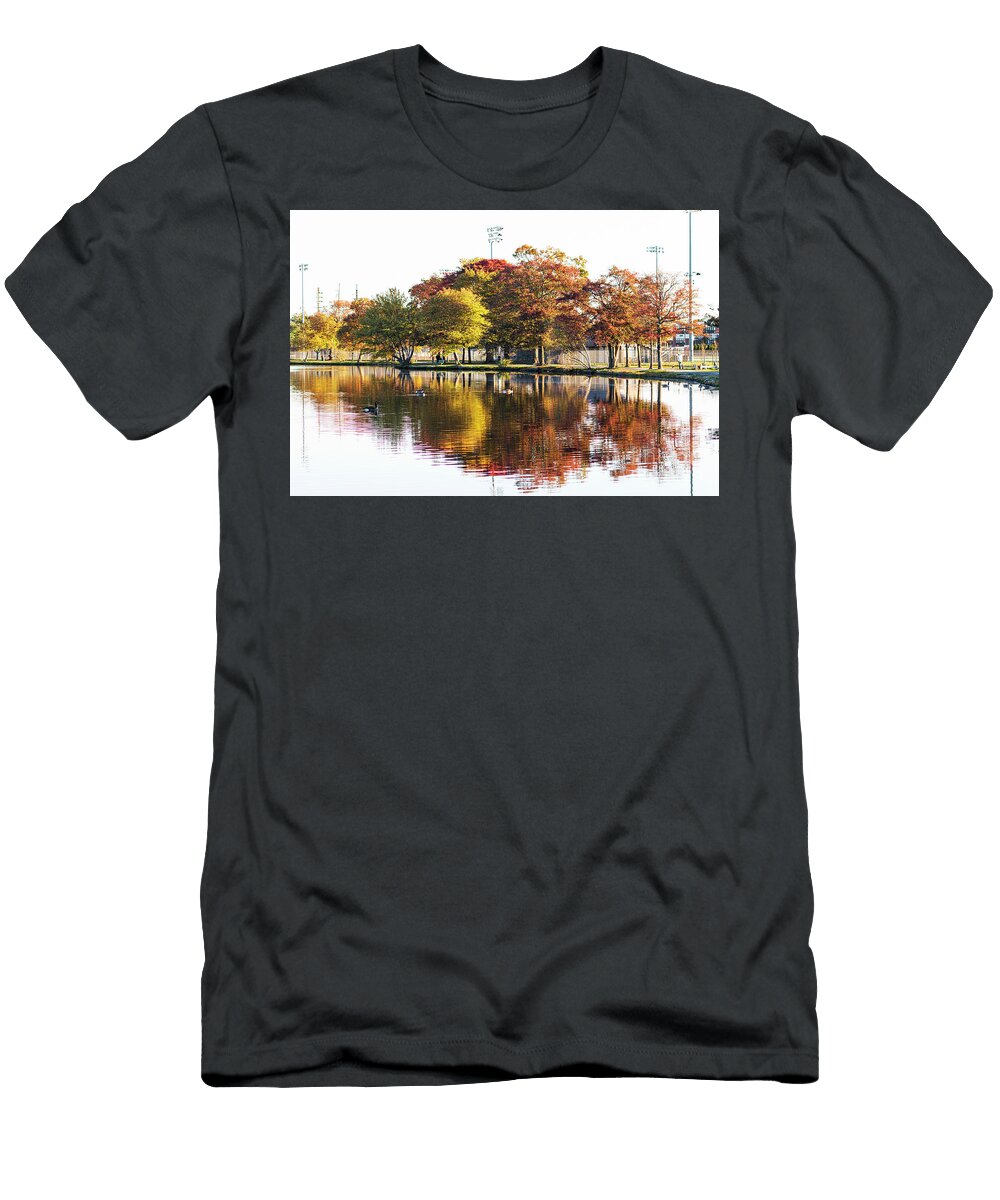 Colorful Trees Reflecting in the Waters of Argyle Lake in Babylo David Wood T-Shirt