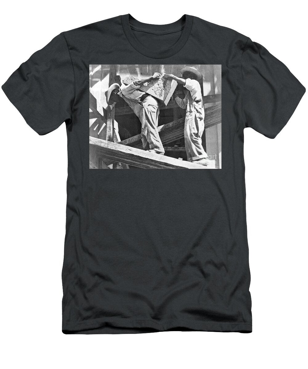 Construction Workers At the Stadium Mexico City 1927 Tina Modotti T-Shirt