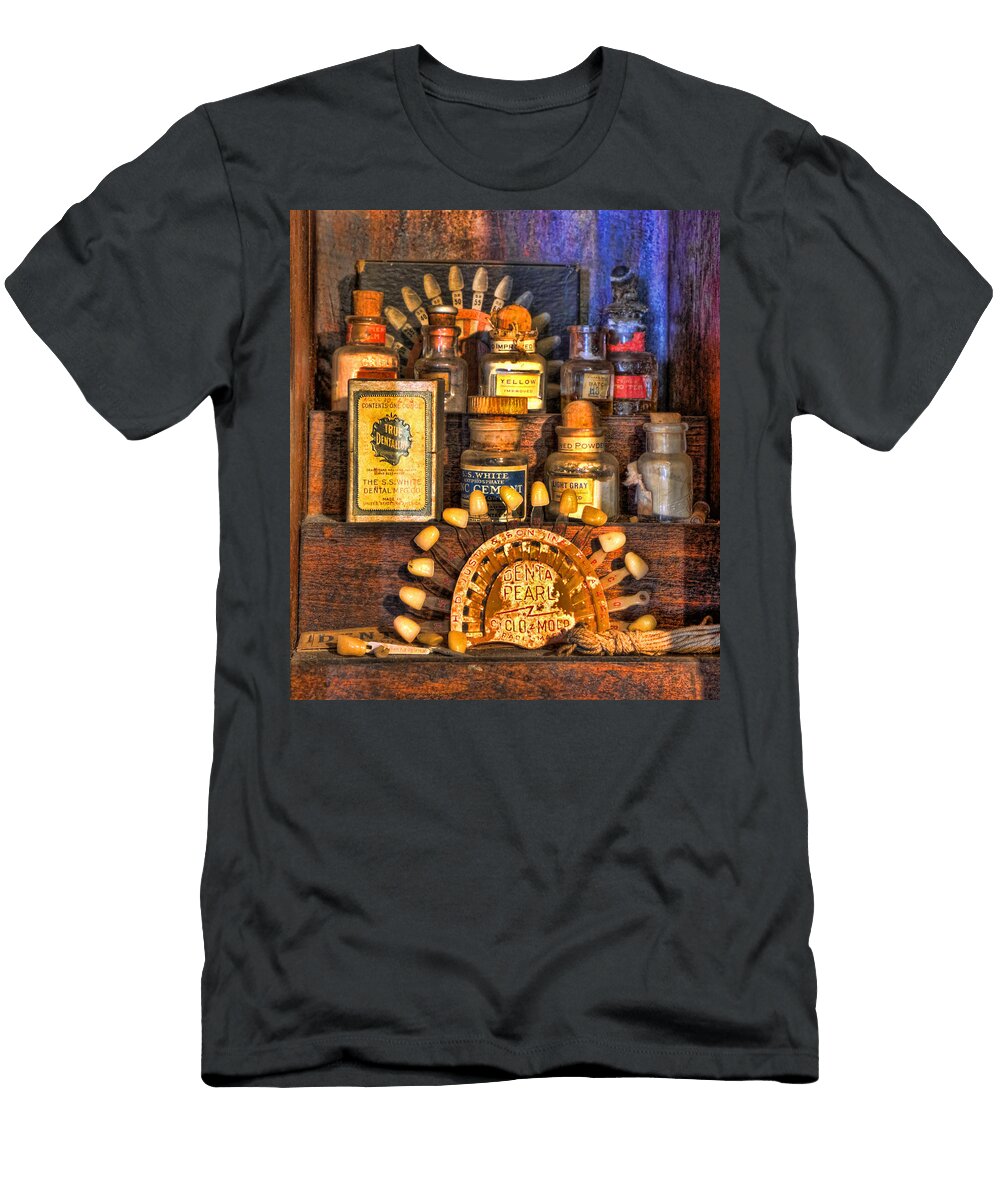 Dentist Victorian Dental Porcelain Ii Lee Dos Santos T-Shirt