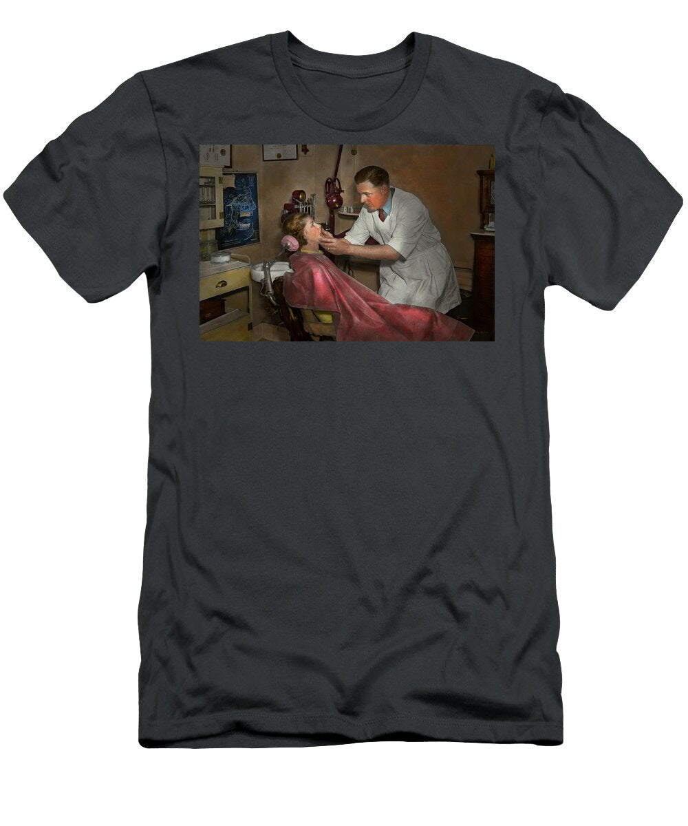Dentist Making an Impression 1936 Mike Savad T-Shirt