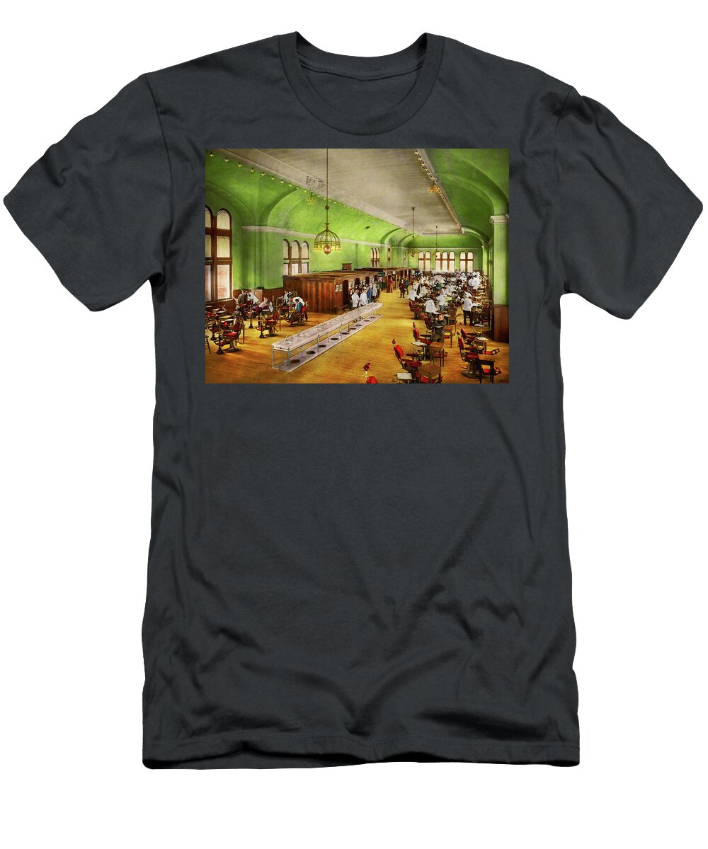 Dentist School I Love to Hear You Scream 1904 Mike Savad T-Shirt