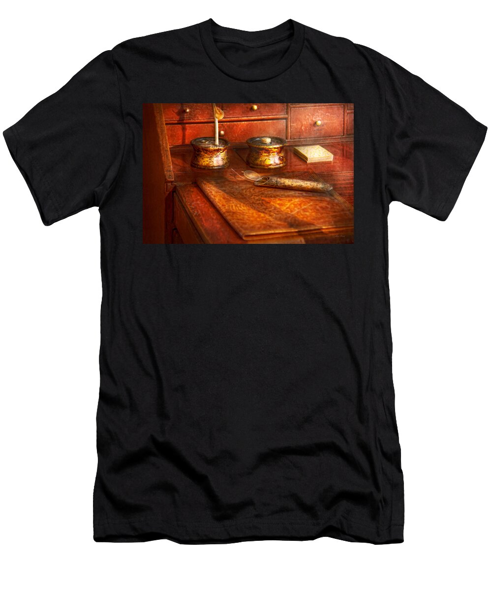 Doctor Optometrist I Need My Reading Glasses Mike Savad T-Shirt