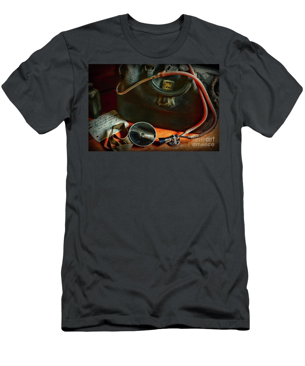 Doctor Vintage Medical Bag Paul Ward T-Shirt