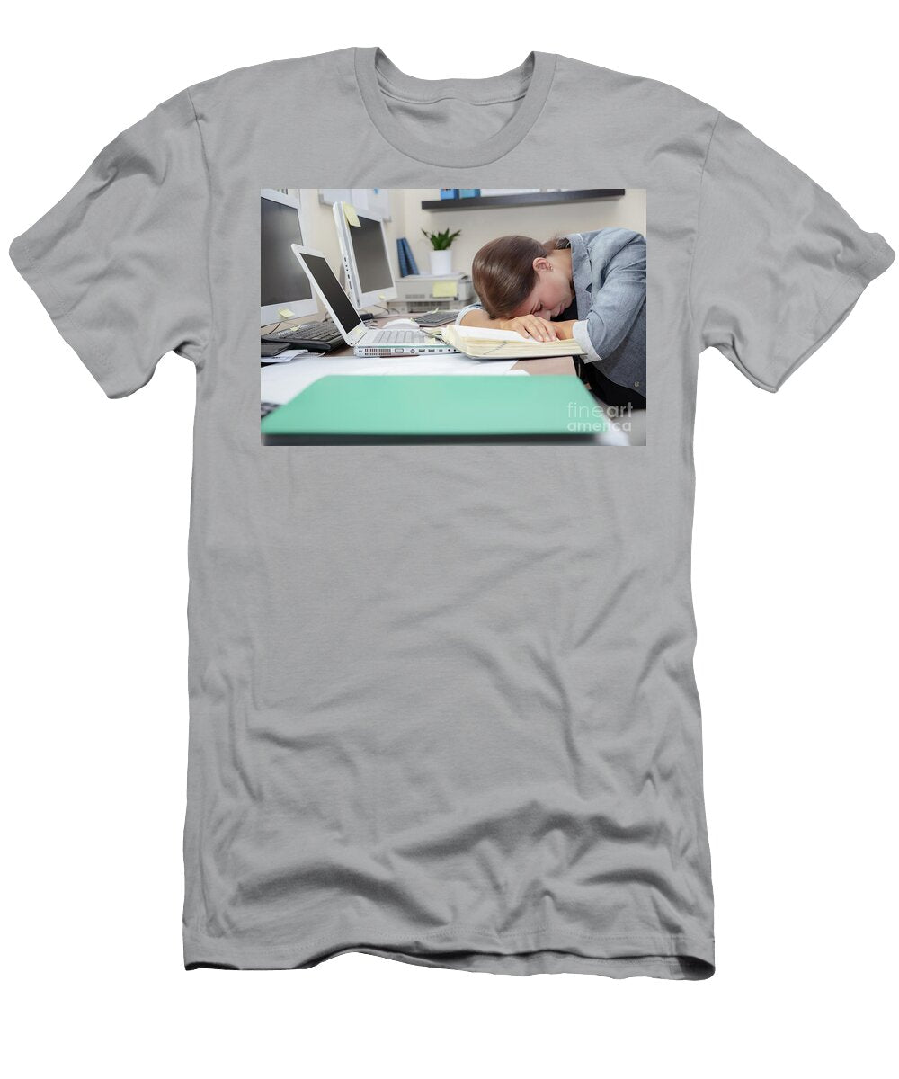 Exhausted Office Worker Anna Om T-Shirt