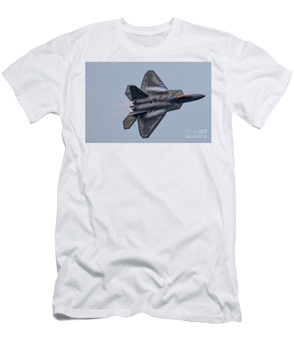 F 22 Raptor in Flight Hg Photo T-Shirt