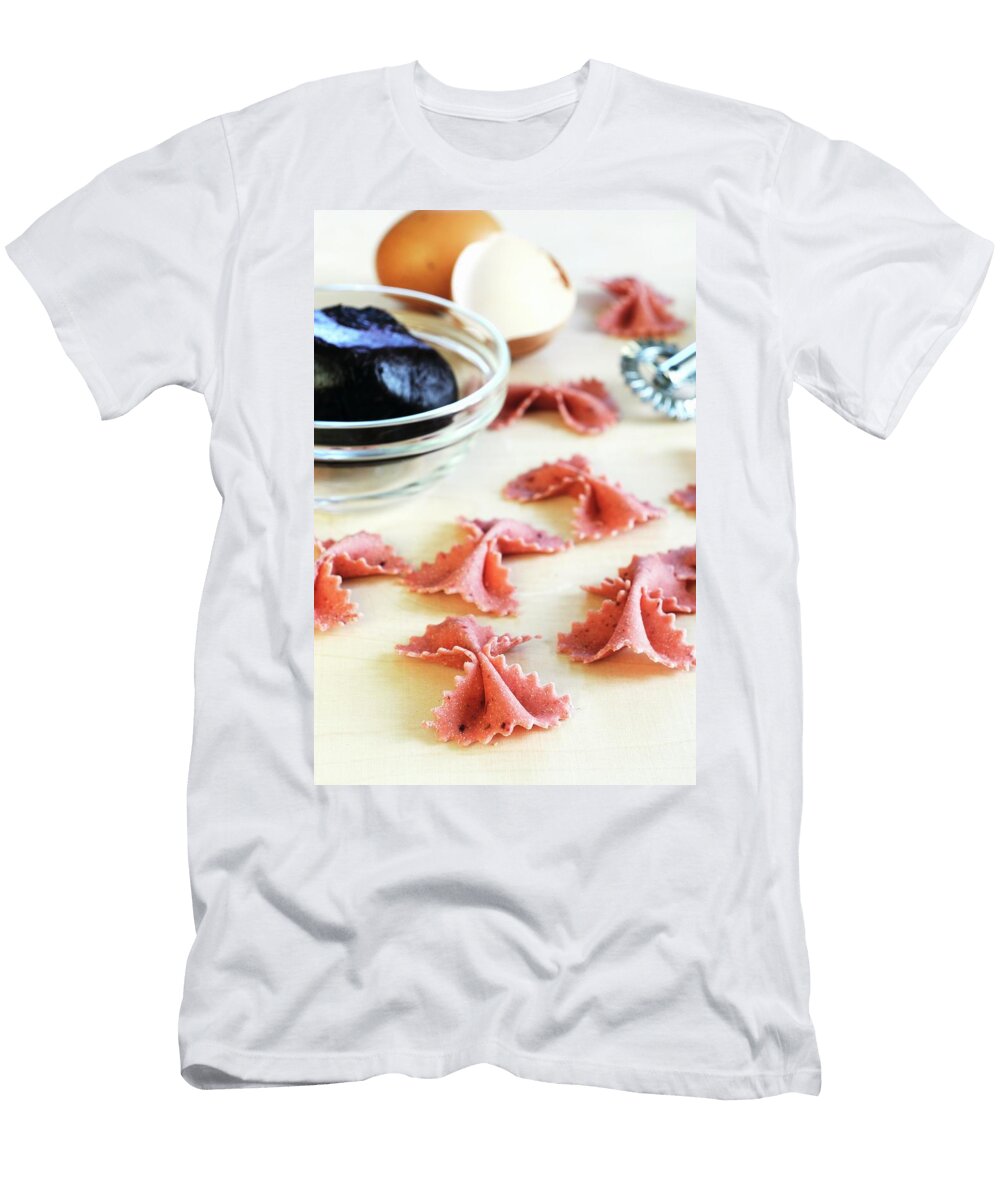 Flavoured Paste Beetroot Farfalle with Egg Mario Matassa T-Shirt