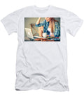Freelancer Working in Outdoors Cafe Anna Om T-Shirt