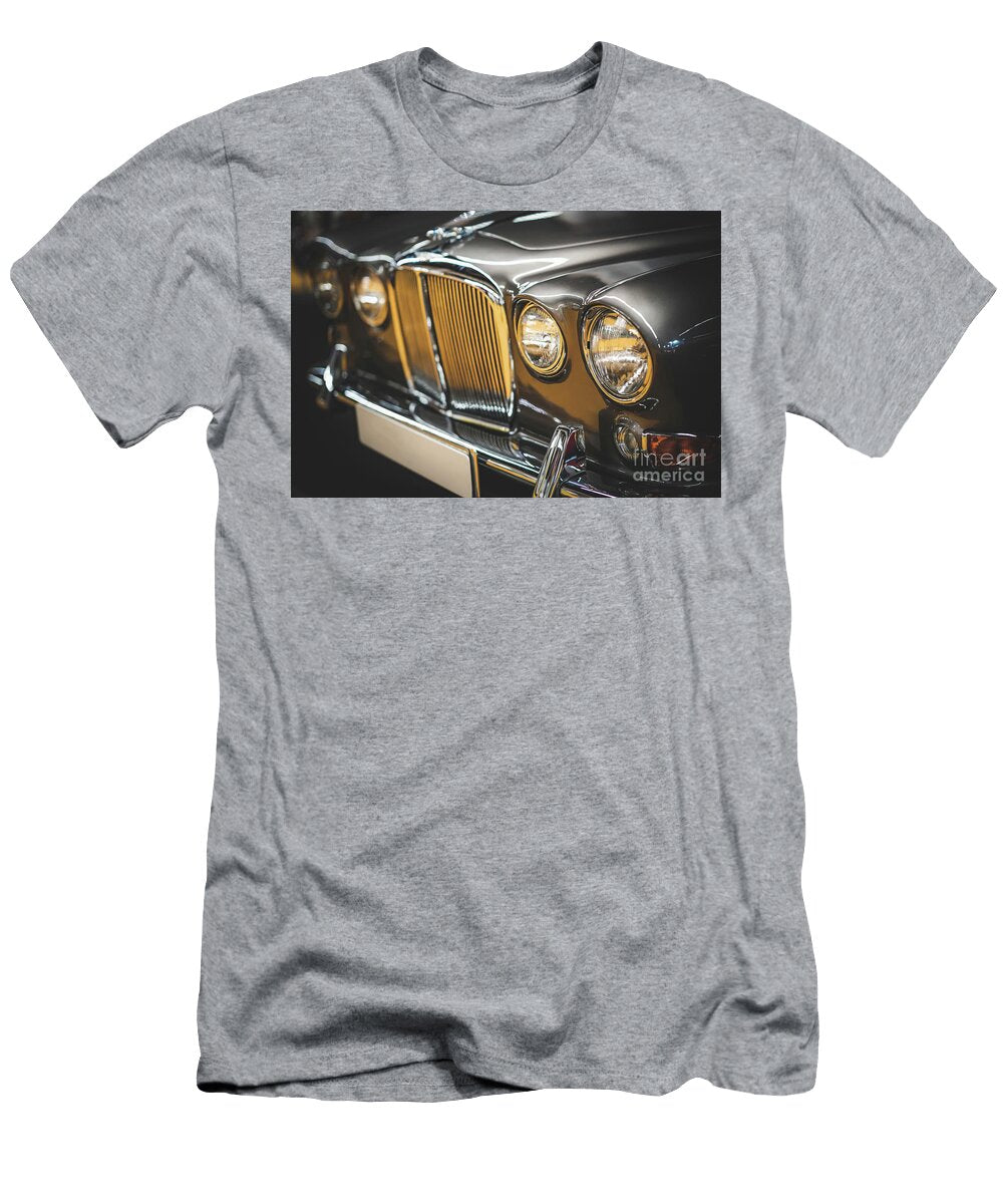 Grille and Headlamps of a Classic Car Visual Motiv T-Shirt